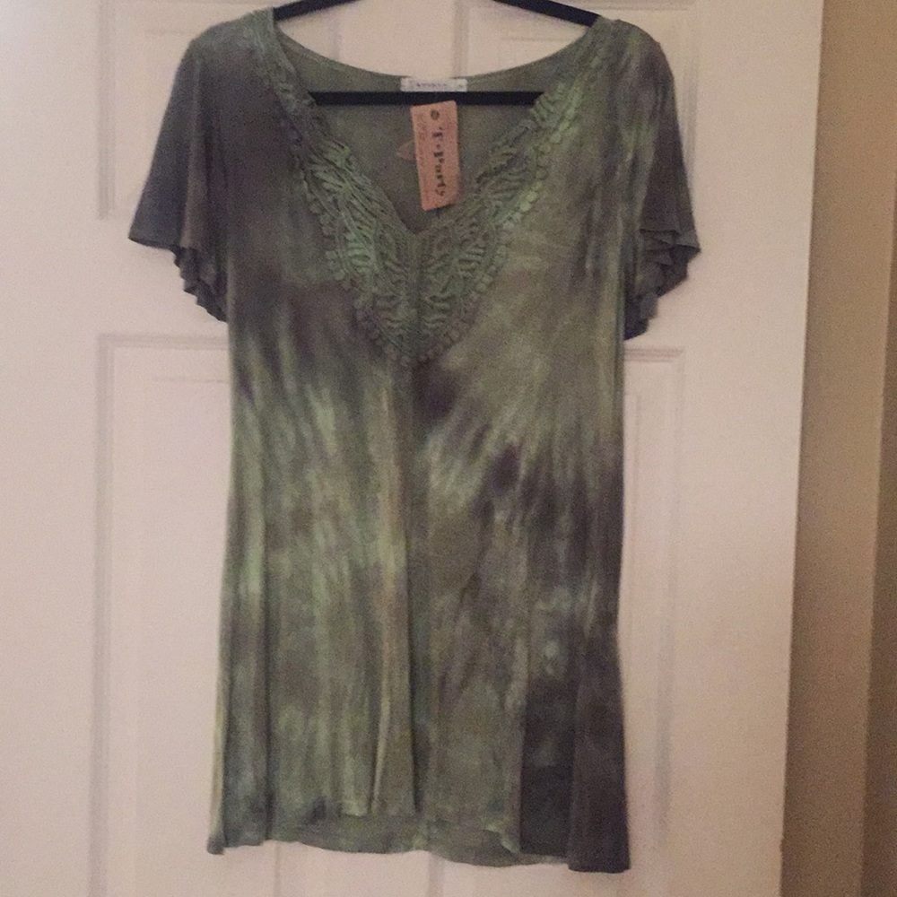 T Party tye dye bell sleeve tunic top